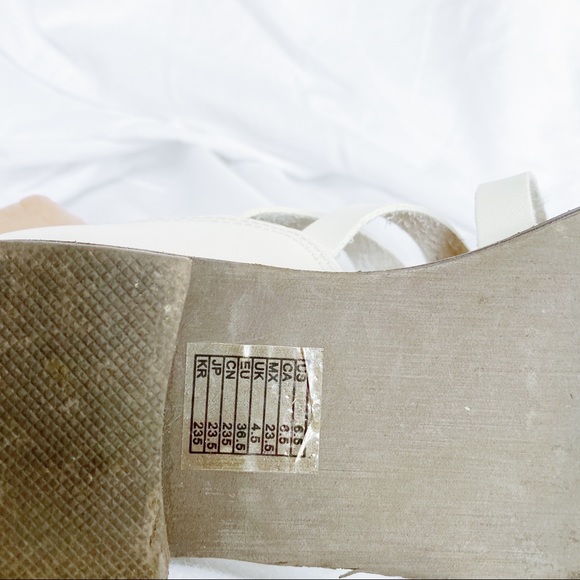 Sandals. - Picture 6 of 8